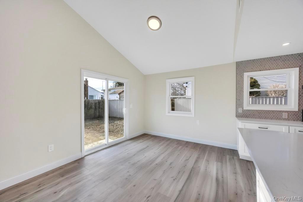 #14 photo, 15 Marshall Street, ناسو Massapequa , NY 11758