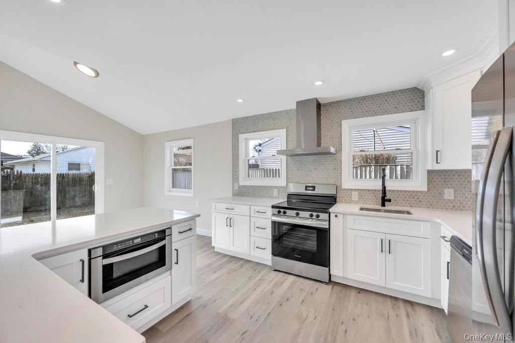 #19 photo, 15 Marshall Street, ناسو Massapequa , NY 11758