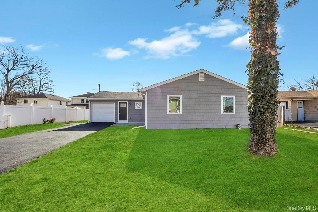 #2 photo, 15 Marshall Street, ناسو Massapequa , NY 11758