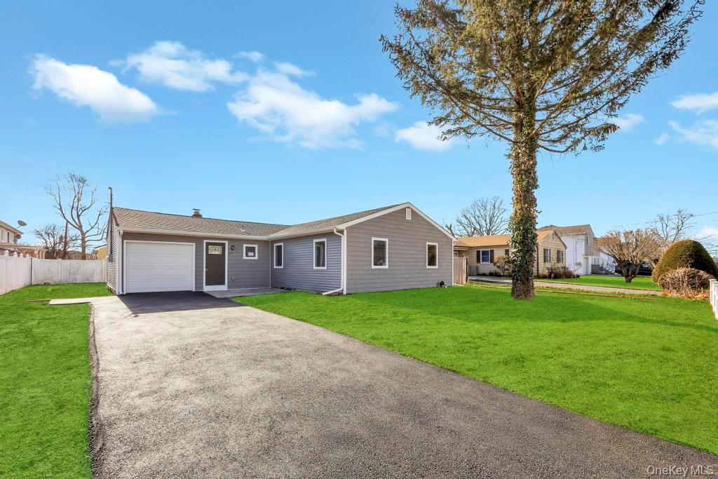 #3 photo, 15 Marshall Street, ناسو Massapequa , NY 11758