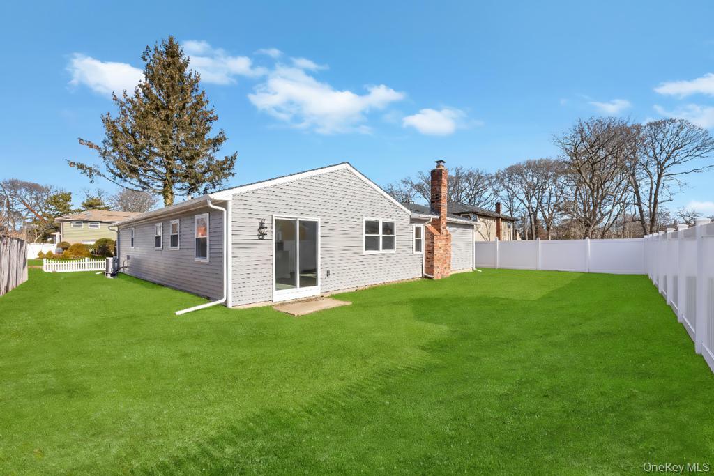 #4 photo, 15 Marshall Street, ناسو Massapequa , NY 11758