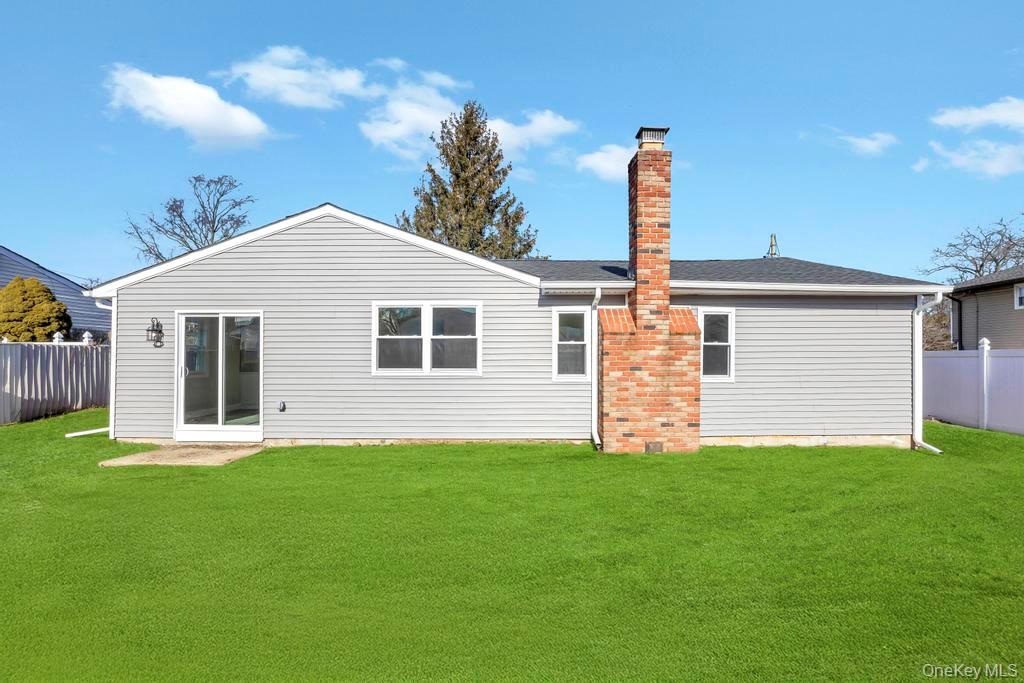 #6 photo, 15 Marshall Street, ناسو Massapequa , NY 11758