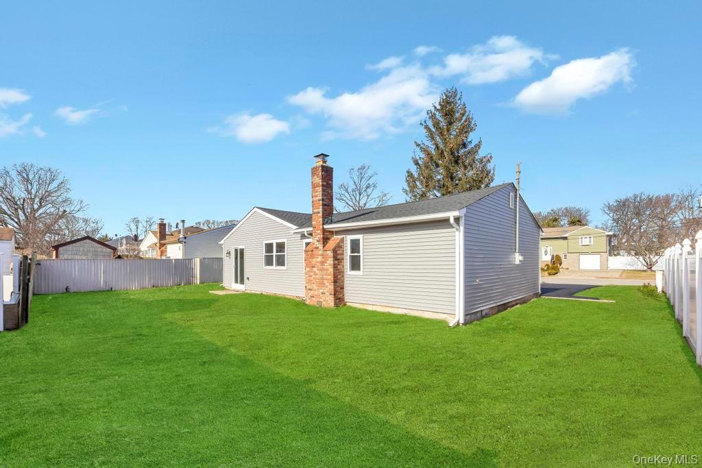 #7 photo, 15 Marshall Street, ناسو Massapequa , NY 11758