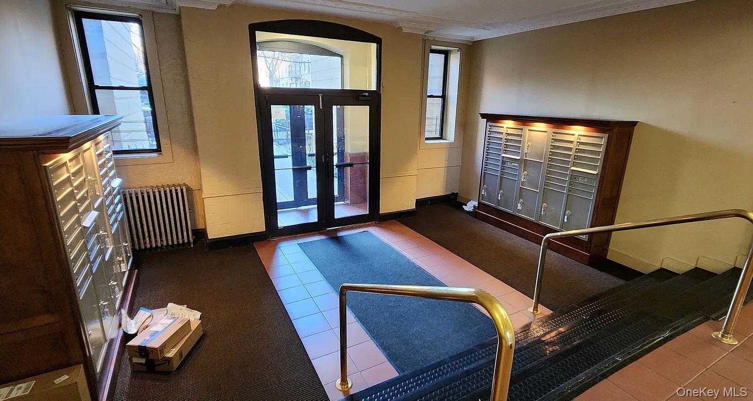 #2 photo, 83-52 Talbot Street, קווינס Kew Gardens , NY 11415