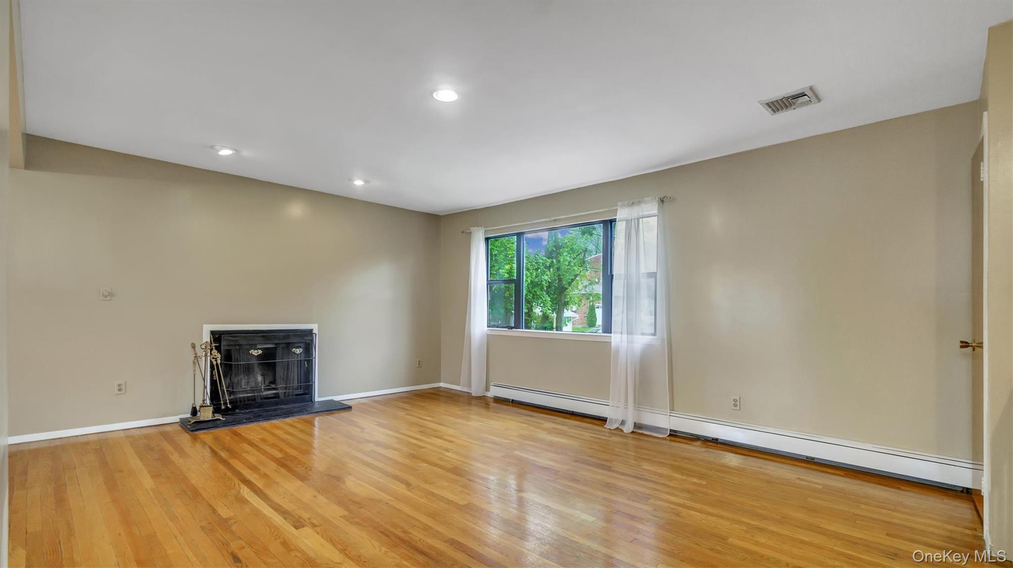 #3 photo, 9 Harrison Avenue, नासाउ काउंटी Glen Cove , NY 11542