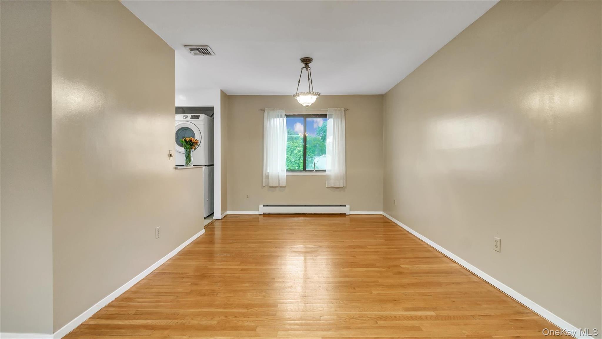 #4 photo, 9 Harrison Avenue, नासाउ काउंटी Glen Cove , NY 11542