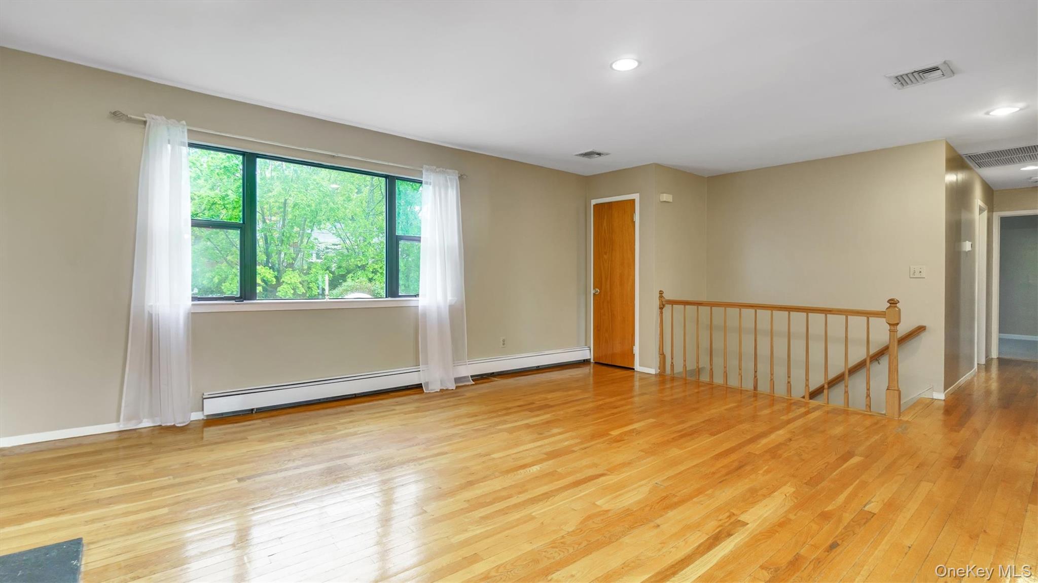 #5 photo, 9 Harrison Avenue, नासाउ काउंटी Glen Cove , NY 11542