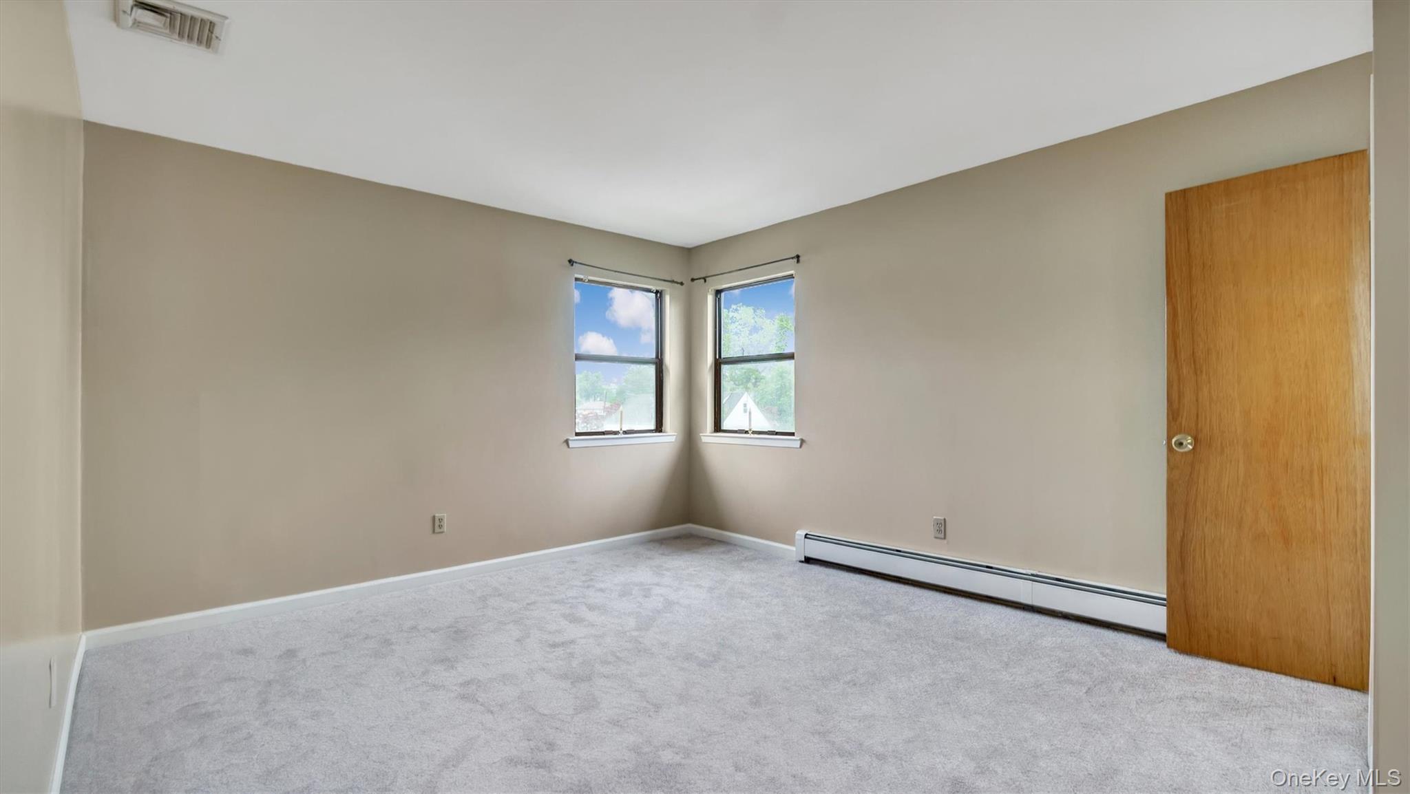 #7 photo, 9 Harrison Avenue, नासाउ काउंटी Glen Cove , NY 11542