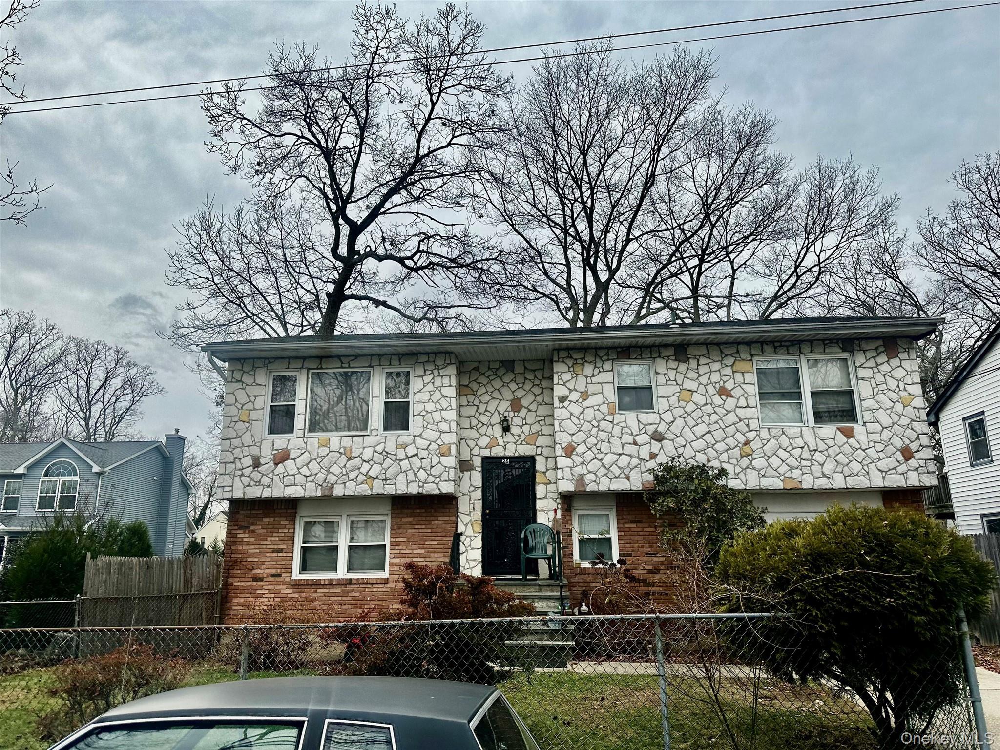 #1 photo, 25 Crown Ave Avenue, Huntington , NY 11743