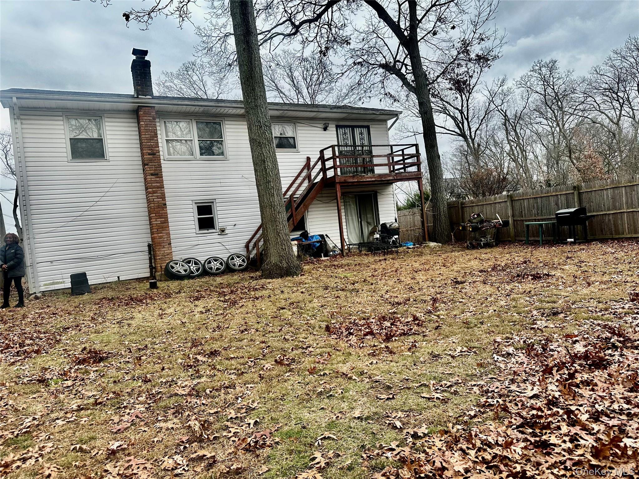 #7 photo, 25 Crown Ave Avenue, Huntington , NY 11743