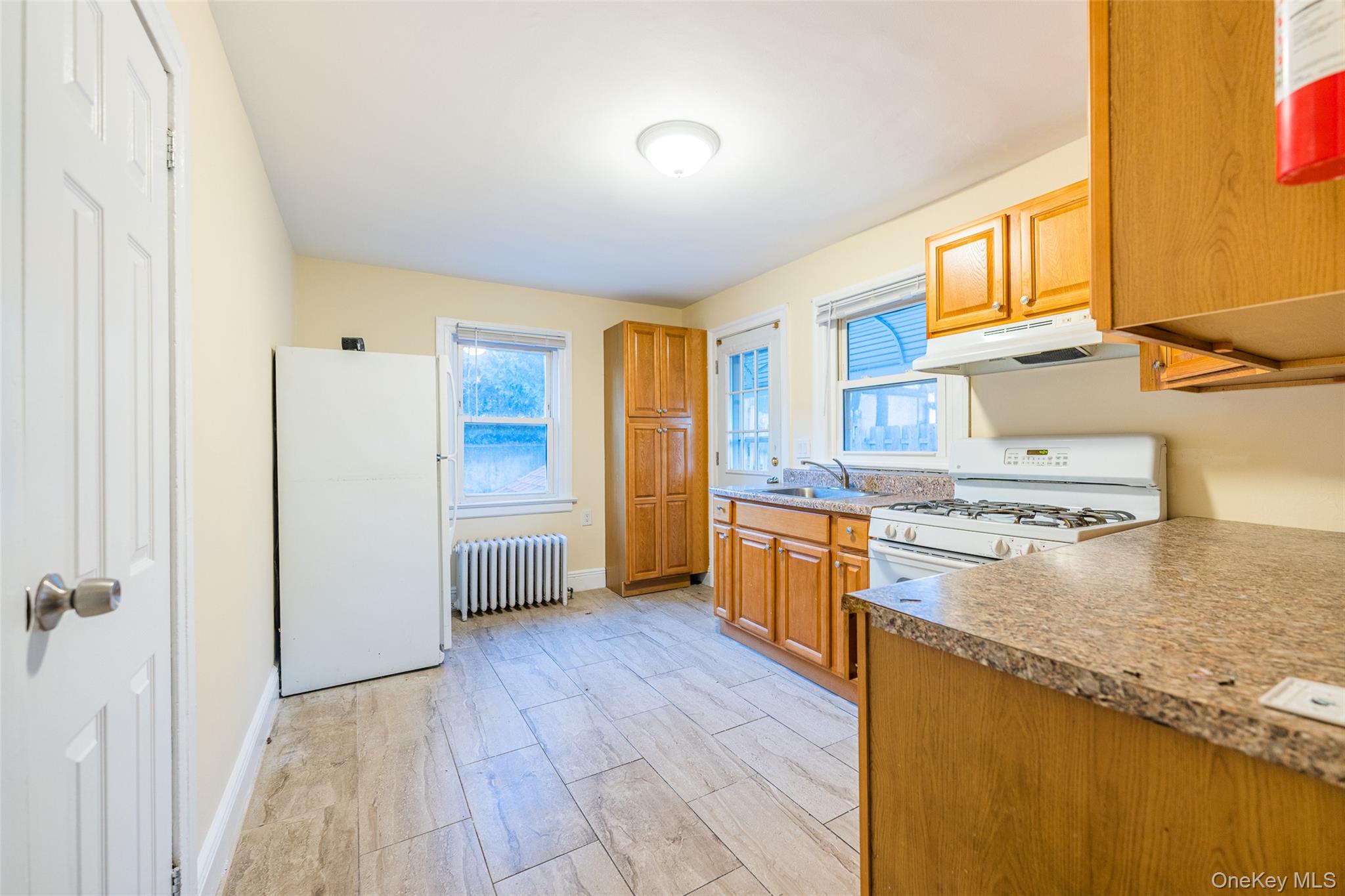 #14 photo, 104 Grandview Avenue, Great Neck , NY 11020