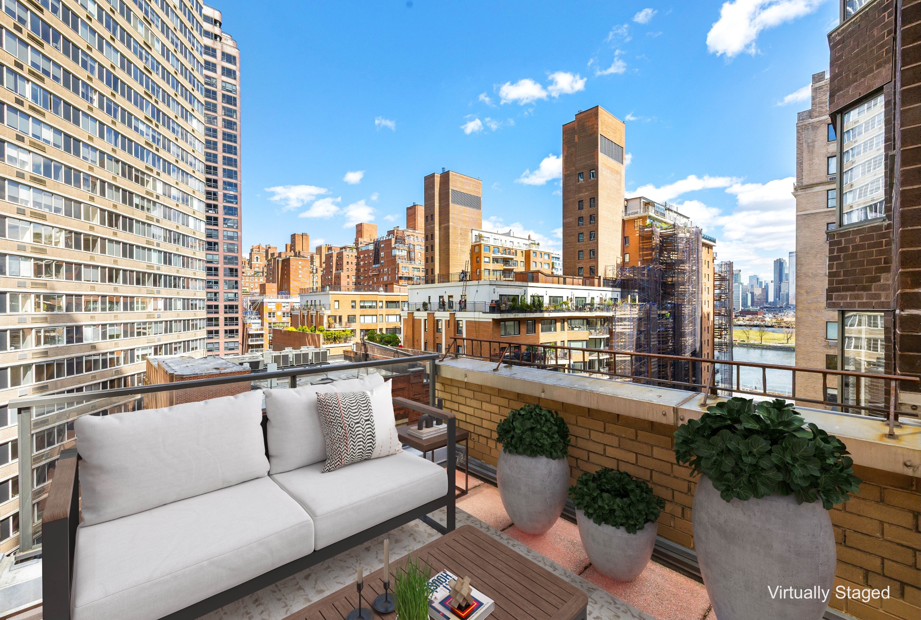 #1 photo, 415 E 52nd Street, मैनहटन Beekman , NY 10022