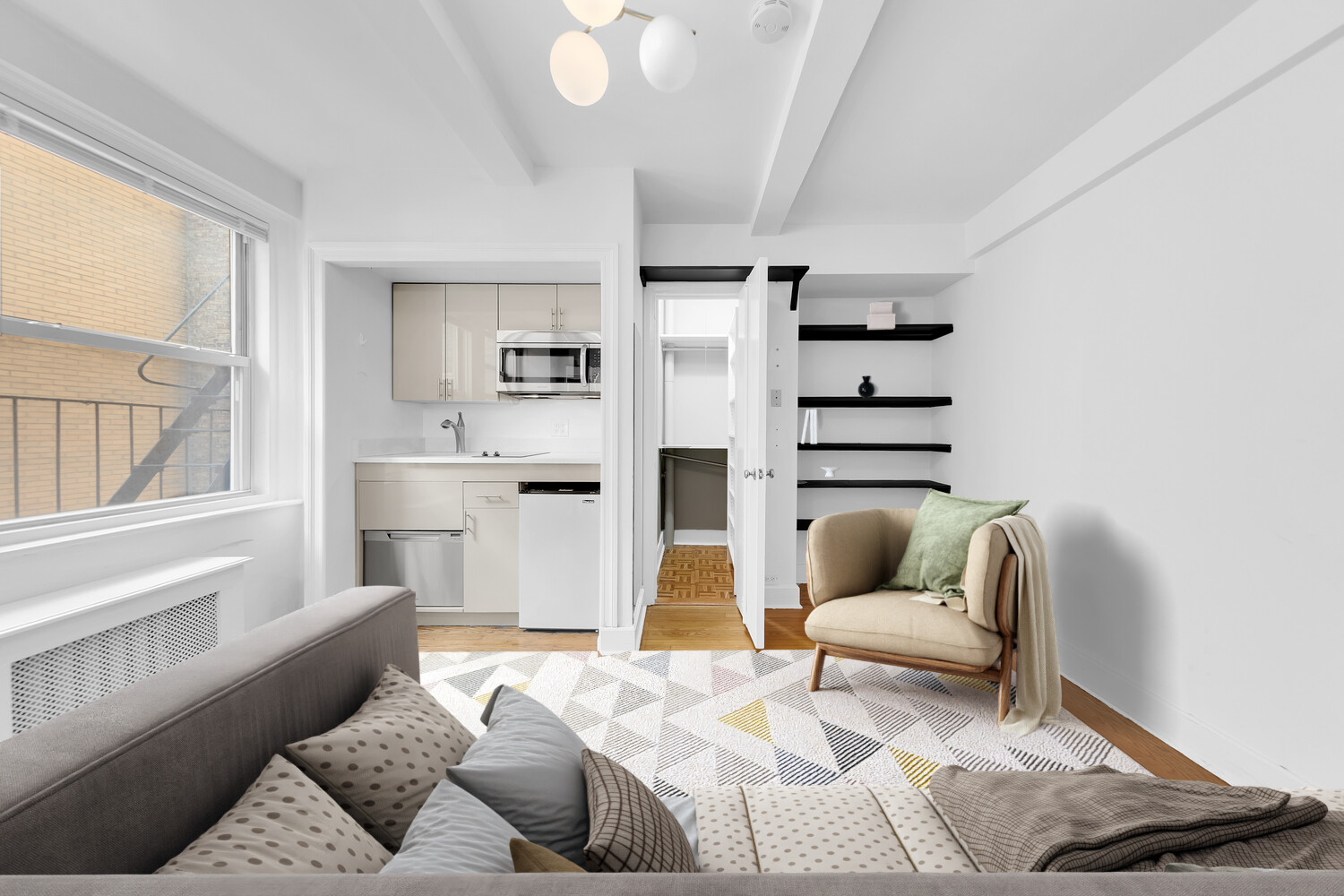 #1 photo, 321 E 43RD Street, मैनहटन Turtle Bay , NY 10017