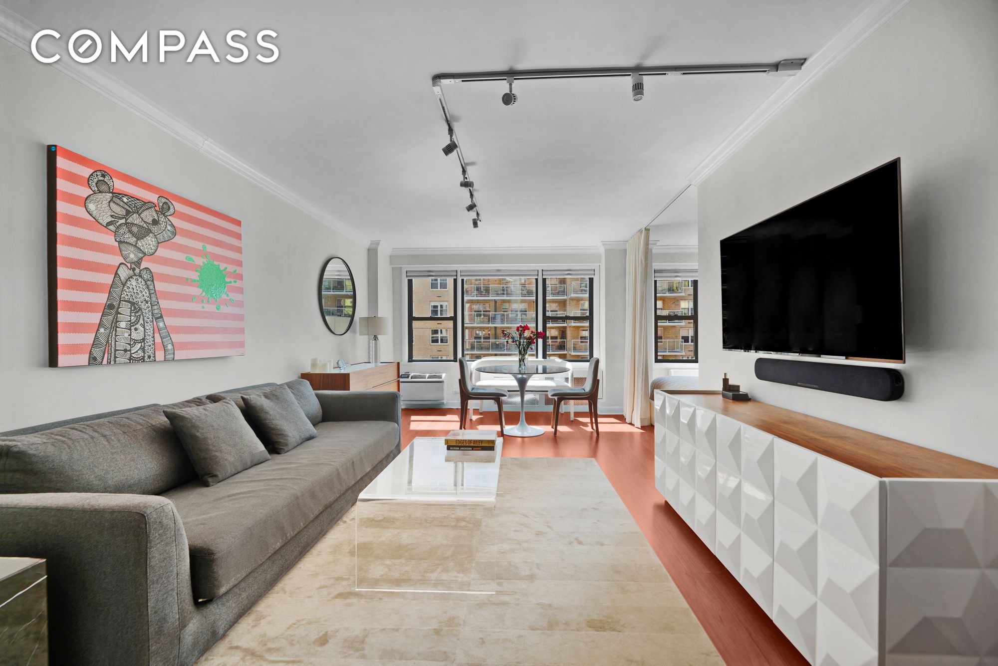 #1 photo, 245 E 24th Street, 曼哈頓 Kips Bay , NY 10010