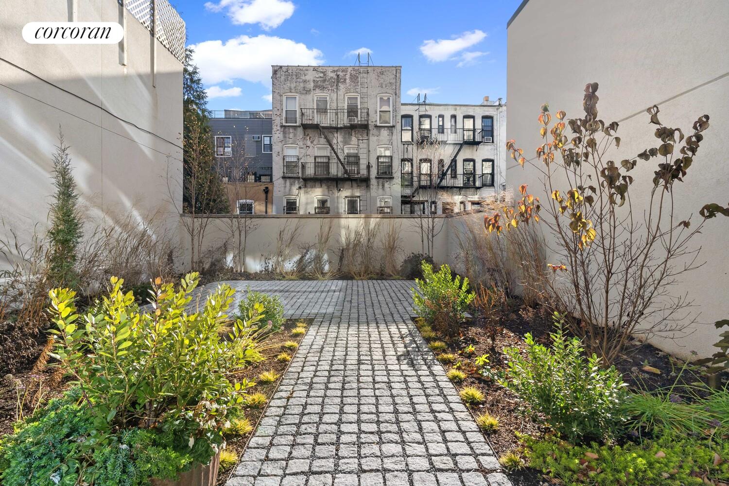 #17 photo, 24 FROST Street, Бруклин ‖ Williamsburg , NY 11211