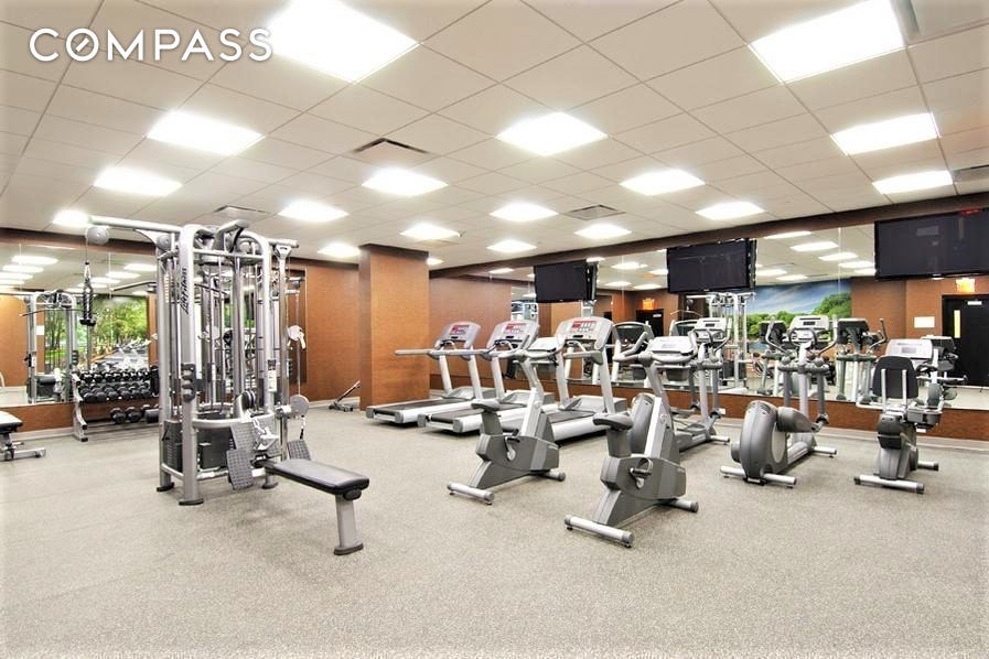 #15 photo, 454 W 54th Street, Hell's Kitchen , NY 10019