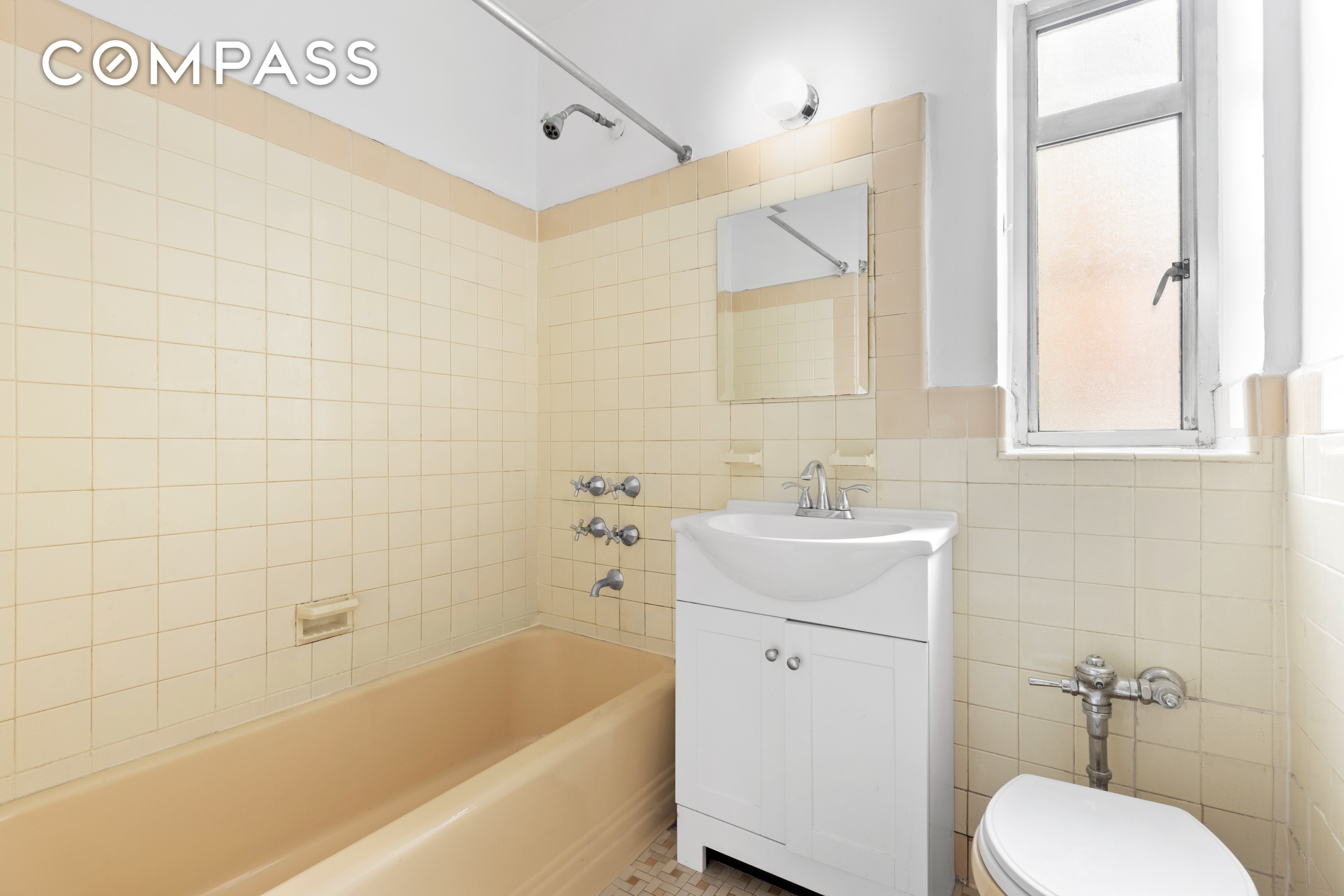 #7 photo, 155 W 20th Street, Chelsea , NY 10011