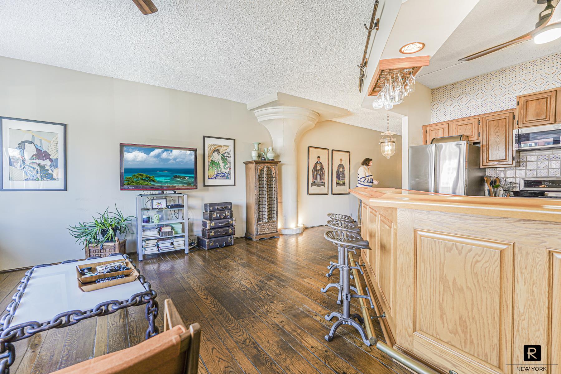 #11 photo, 10 Bay Street Landing, New York City , NY 10301