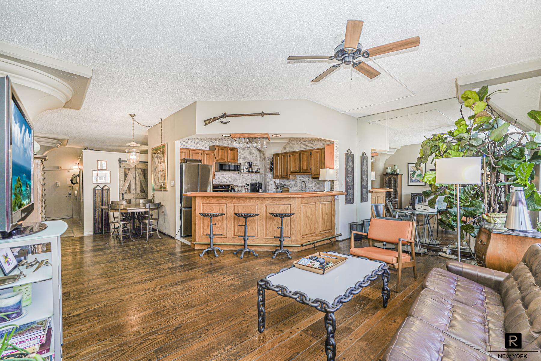 #13 photo, 10 Bay Street Landing, New York City , NY 10301