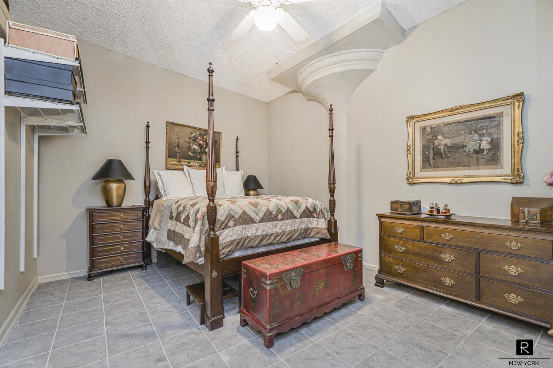 #17 photo, 10 Bay Street Landing, New York City , NY 10301