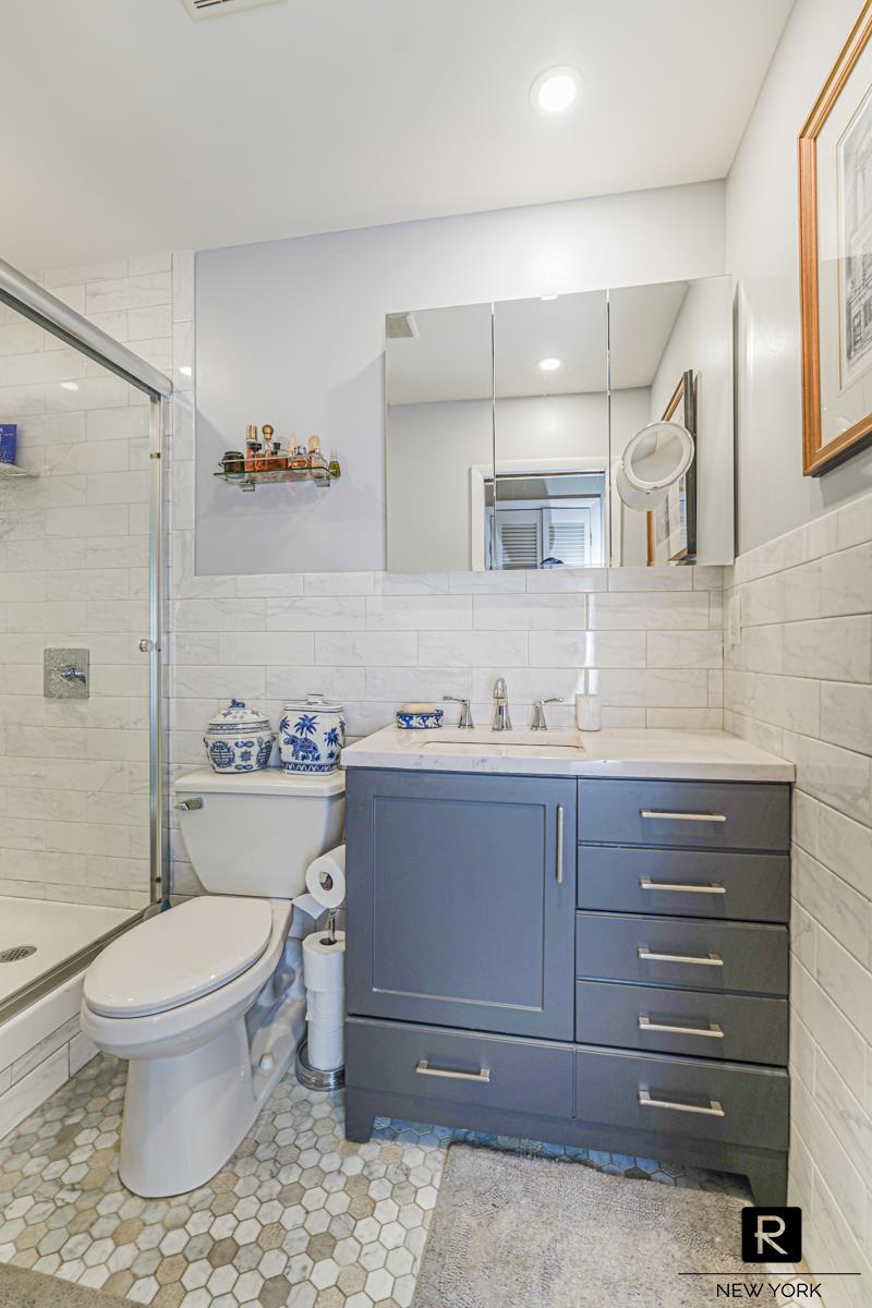 #18 photo, 10 Bay Street Landing, New York City , NY 10301