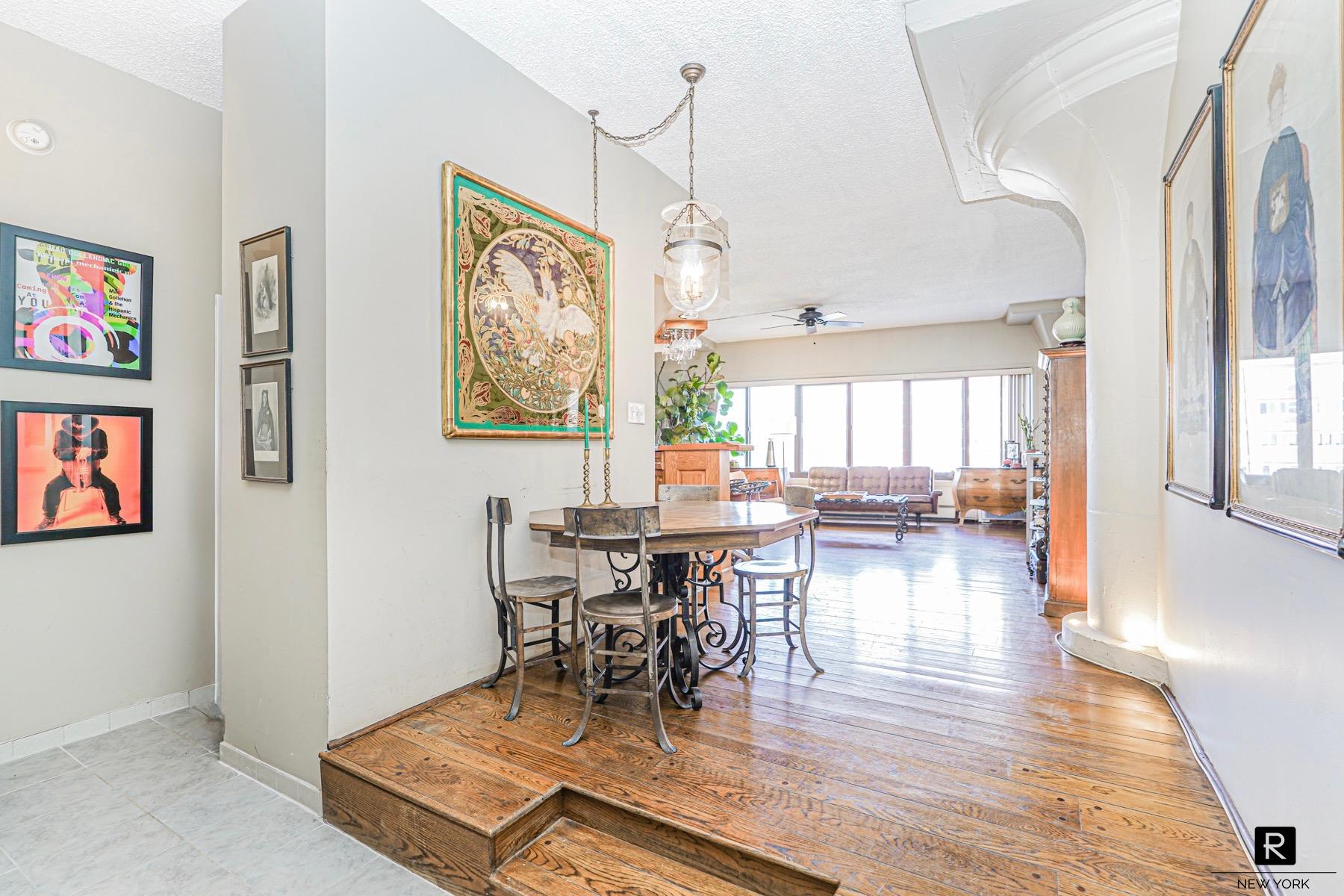 #3 photo, 10 Bay Street Landing, New York City , NY 10301