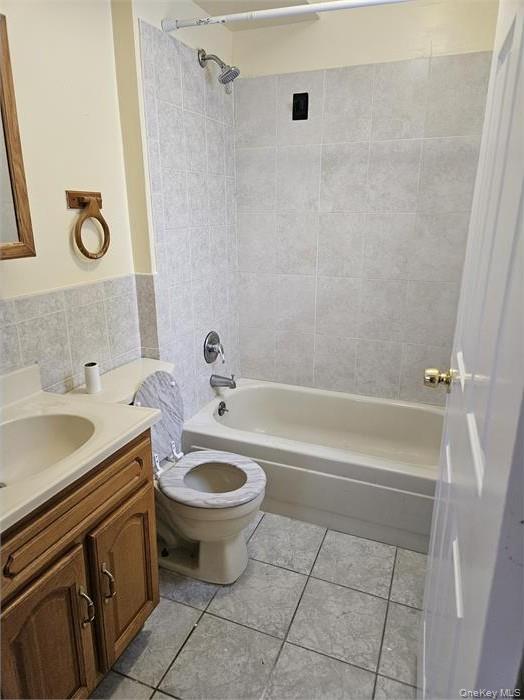 #7 photo, 750A E 223rd Street, Бронкс ‖ Bronx , NY 10466