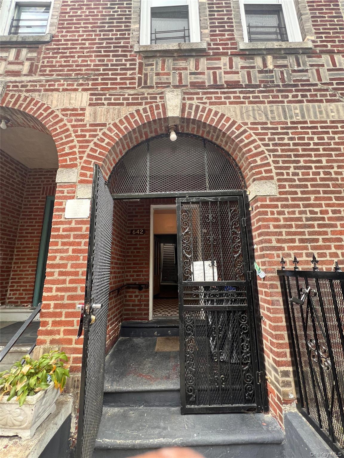 #2 photo, 642 E 223rd Street, Bronx , NY 10466