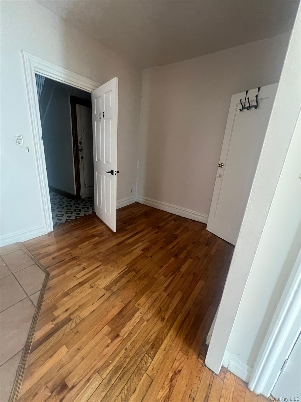 #6 photo, 642 E 223rd Street, Bronx , NY 10466