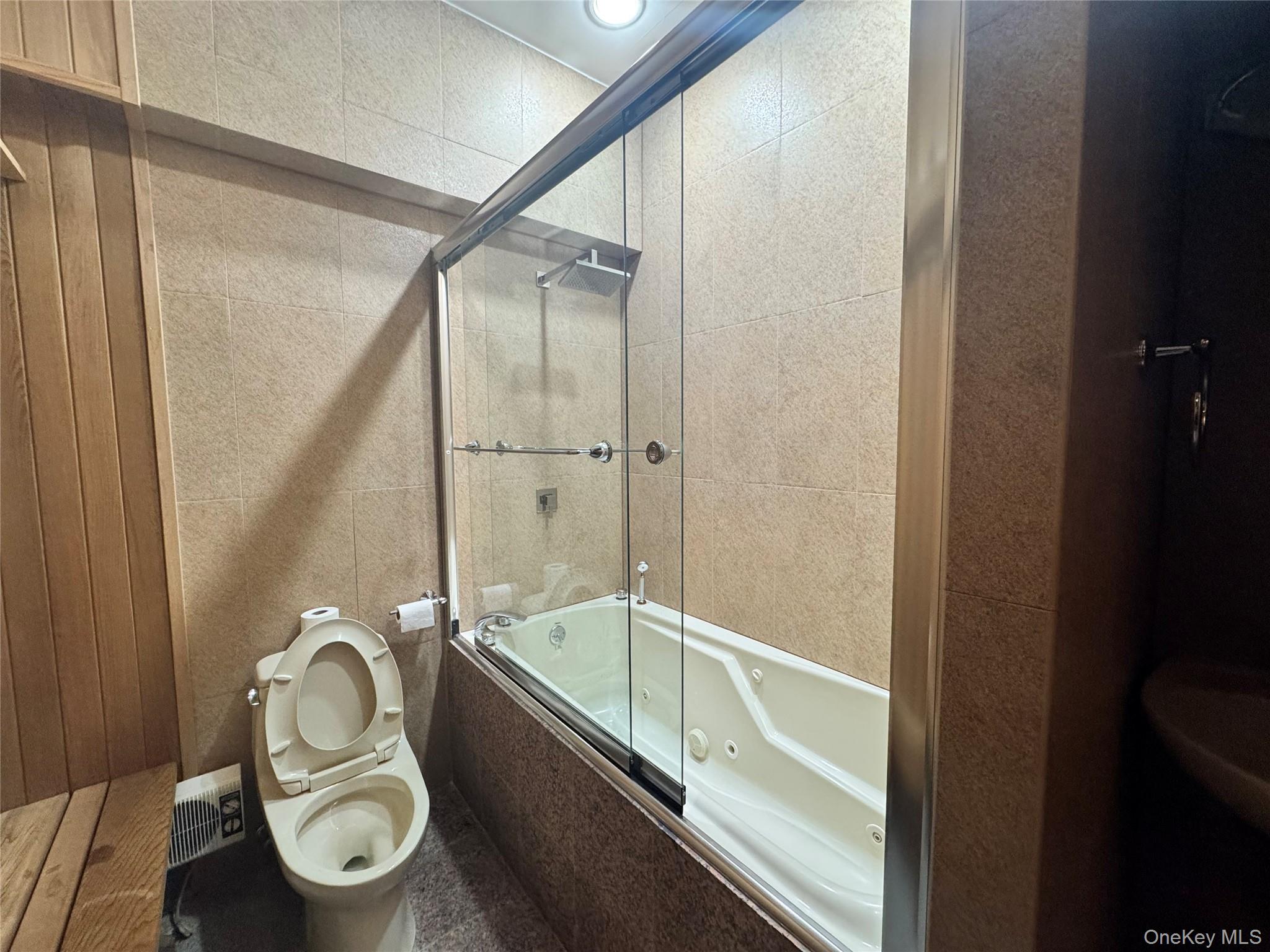 #7 photo, 820 Dean Avenue, Bronx , NY 10465