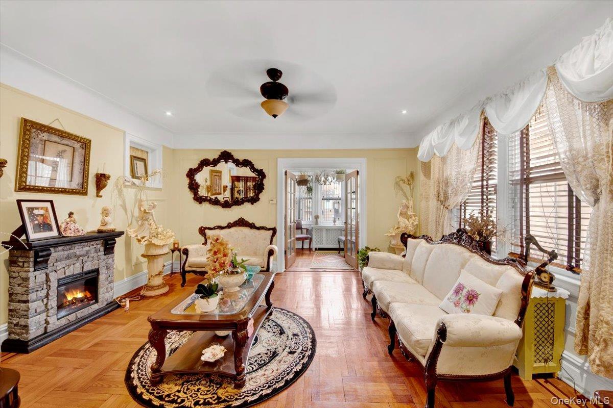 #4 photo, 1038 Pierce Avenue, 布朗士 Bronx , NY 10461