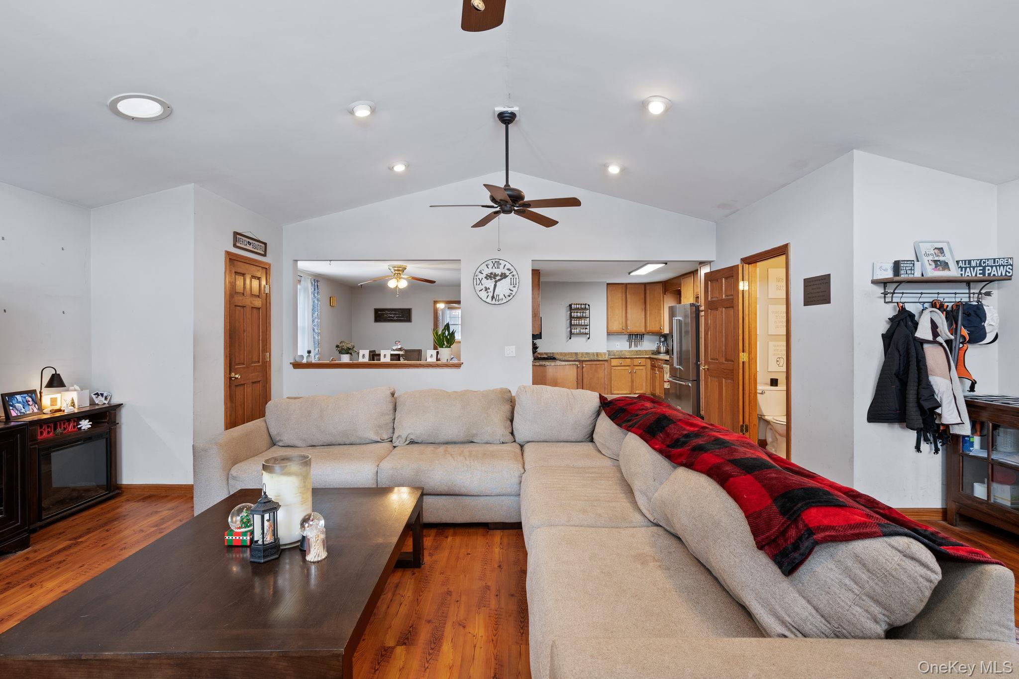 #15 photo, 106 John Street, 뉴욕주 Maybrook , NY 12543