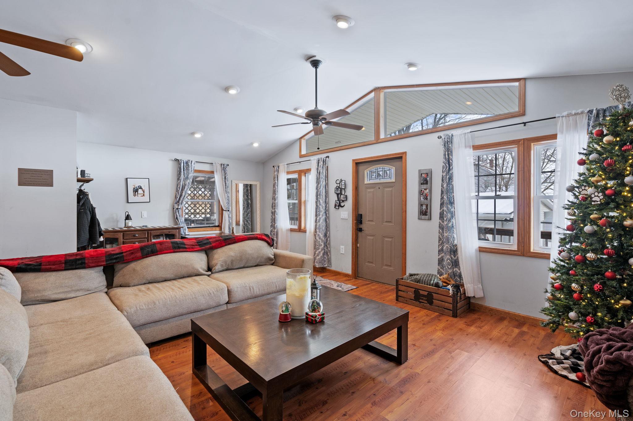 #9 photo, 106 John Street, 뉴욕주 Maybrook , NY 12543