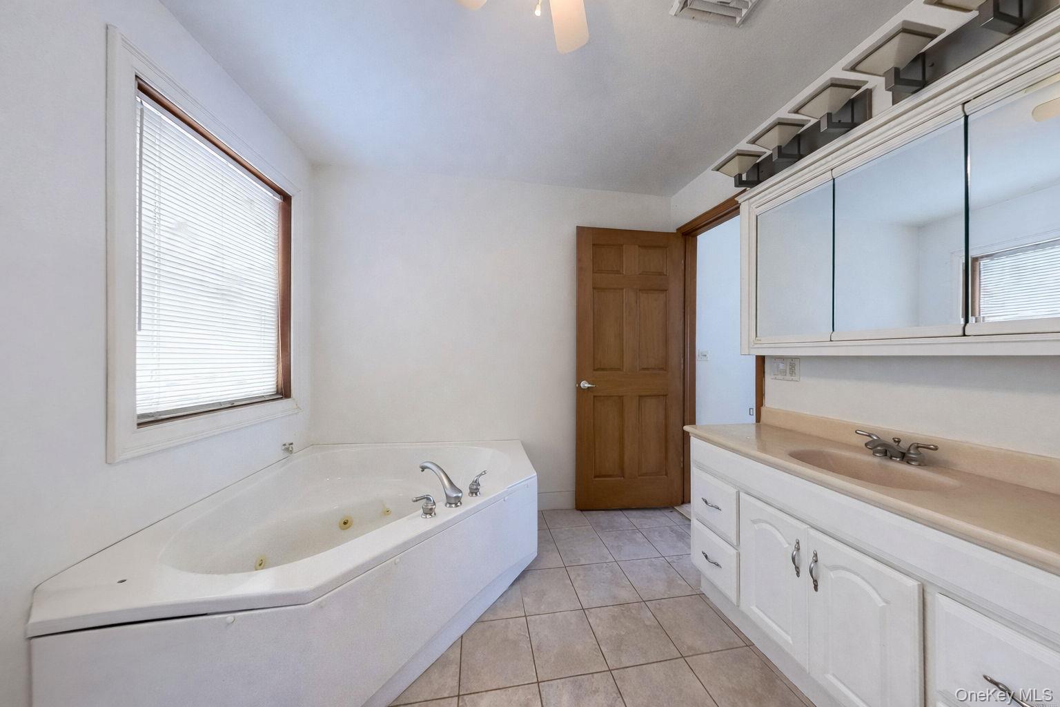 #18 photo, 145 N Fostertown Drive, Newburgh , NY 12550