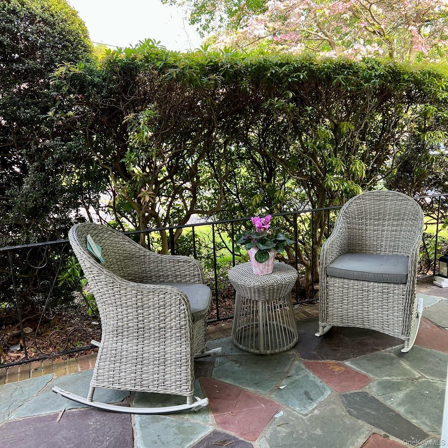 #2 photo, 711 Pelhamdale Avenue, 뉴욕주 Pelham , NY 10803