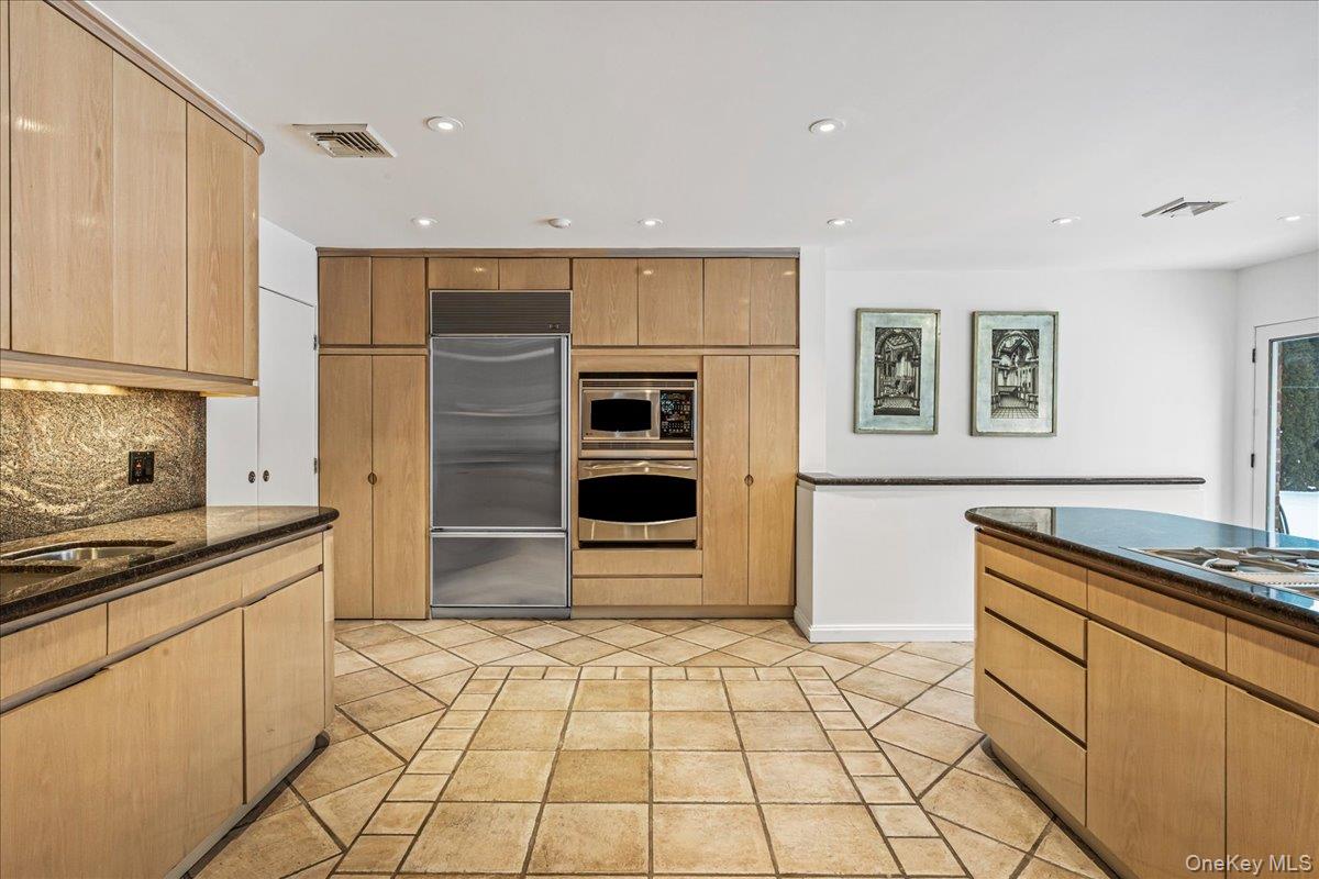 #14 photo, 216-29 28th Avenue, Bayside , NY 11360