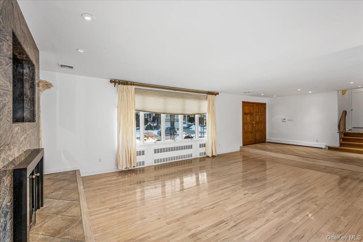 #6 photo, 216-29 28th Avenue, Bayside , NY 11360