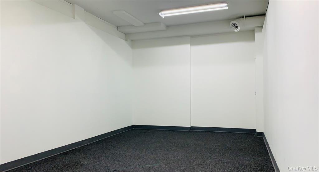 #3 photo, 136-89 Roosevelt Avenue, קווינס Flushing , NY 11354