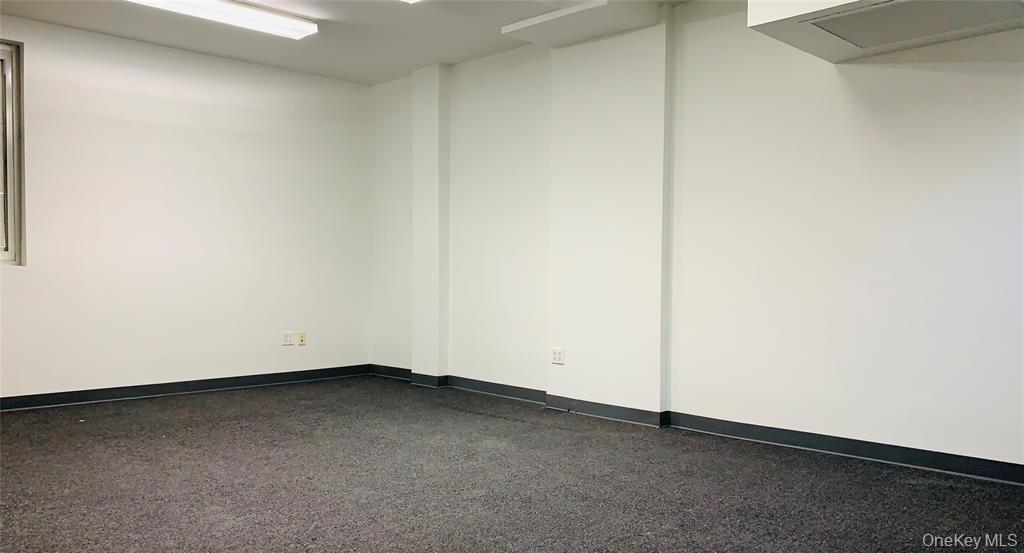 #9 photo, 136-89 Roosevelt Avenue, קווינס Flushing , NY 11354