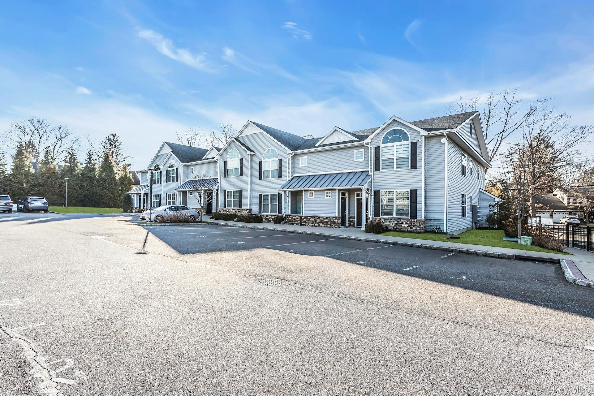 #2 photo, 710 Breton Way, Glen Cove , NY 11542