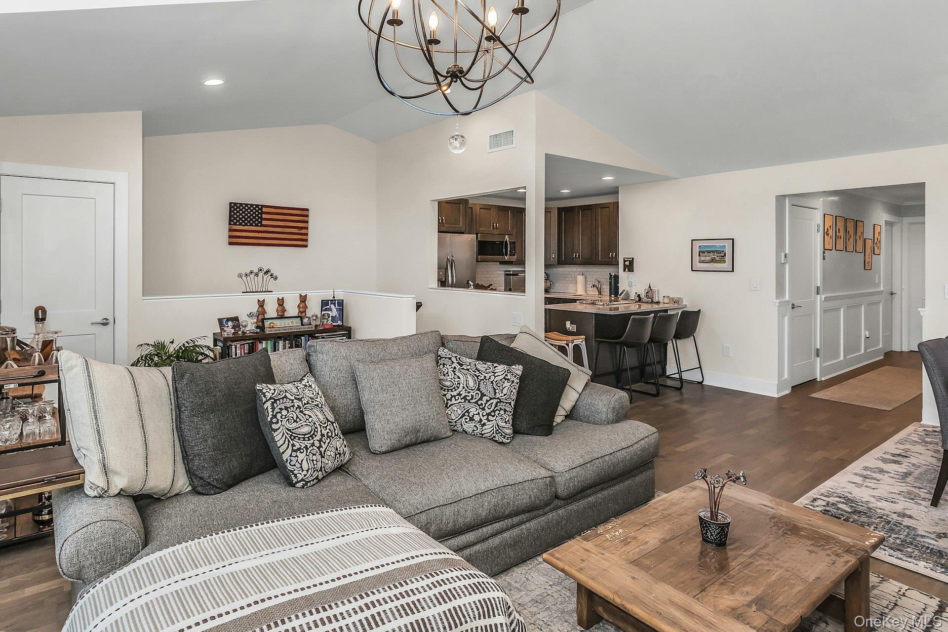 #4 photo, 710 Breton Way, Glen Cove , NY 11542