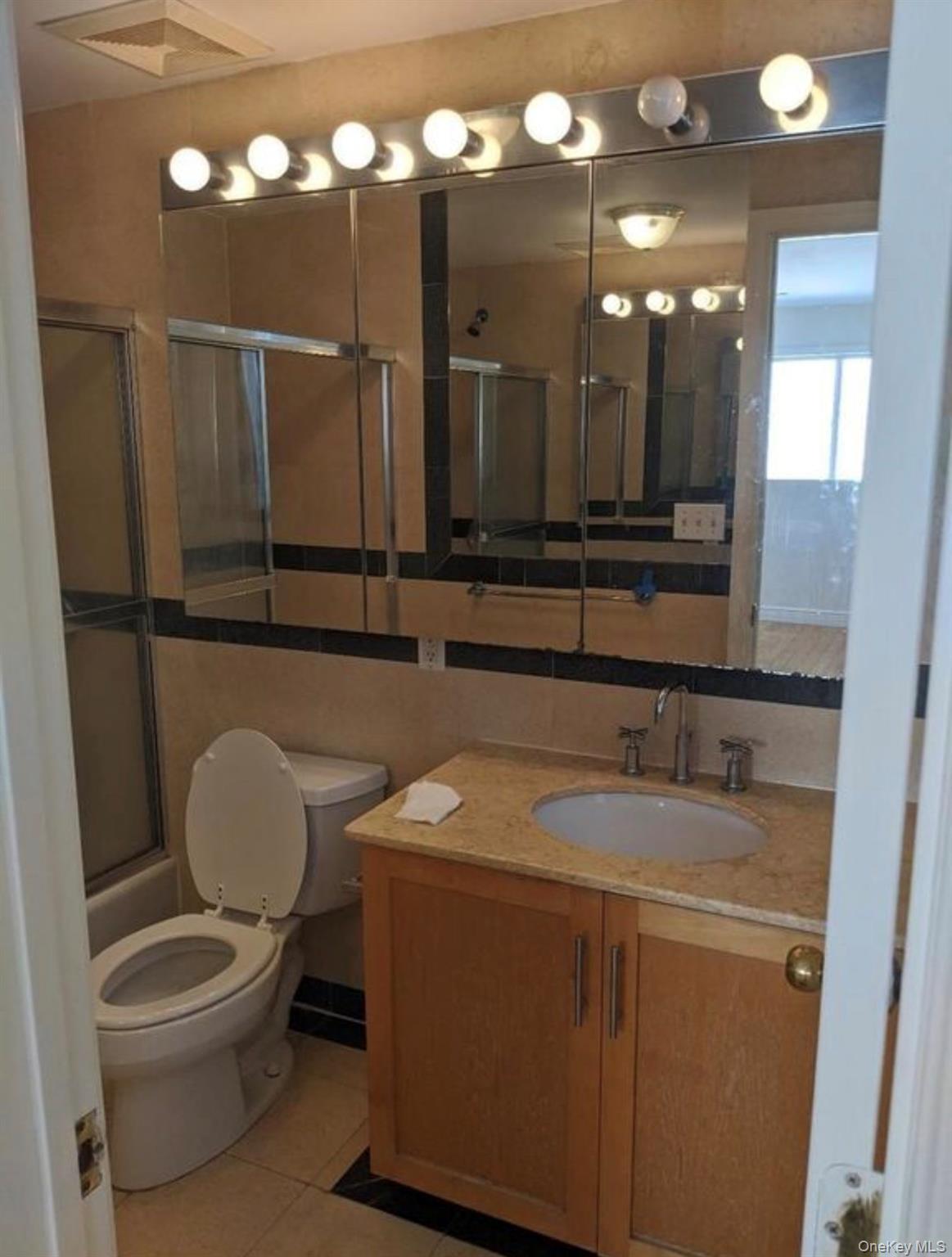 #8 photo, 150-01 Northern Boulevard, 皇后區 Flushing , NY 11354