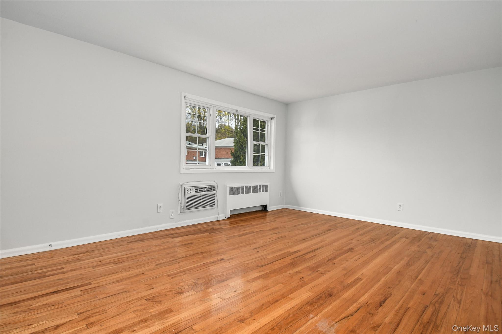 #8 photo, 451 Main Street, Саффолк ‖ Northport , NY 11768