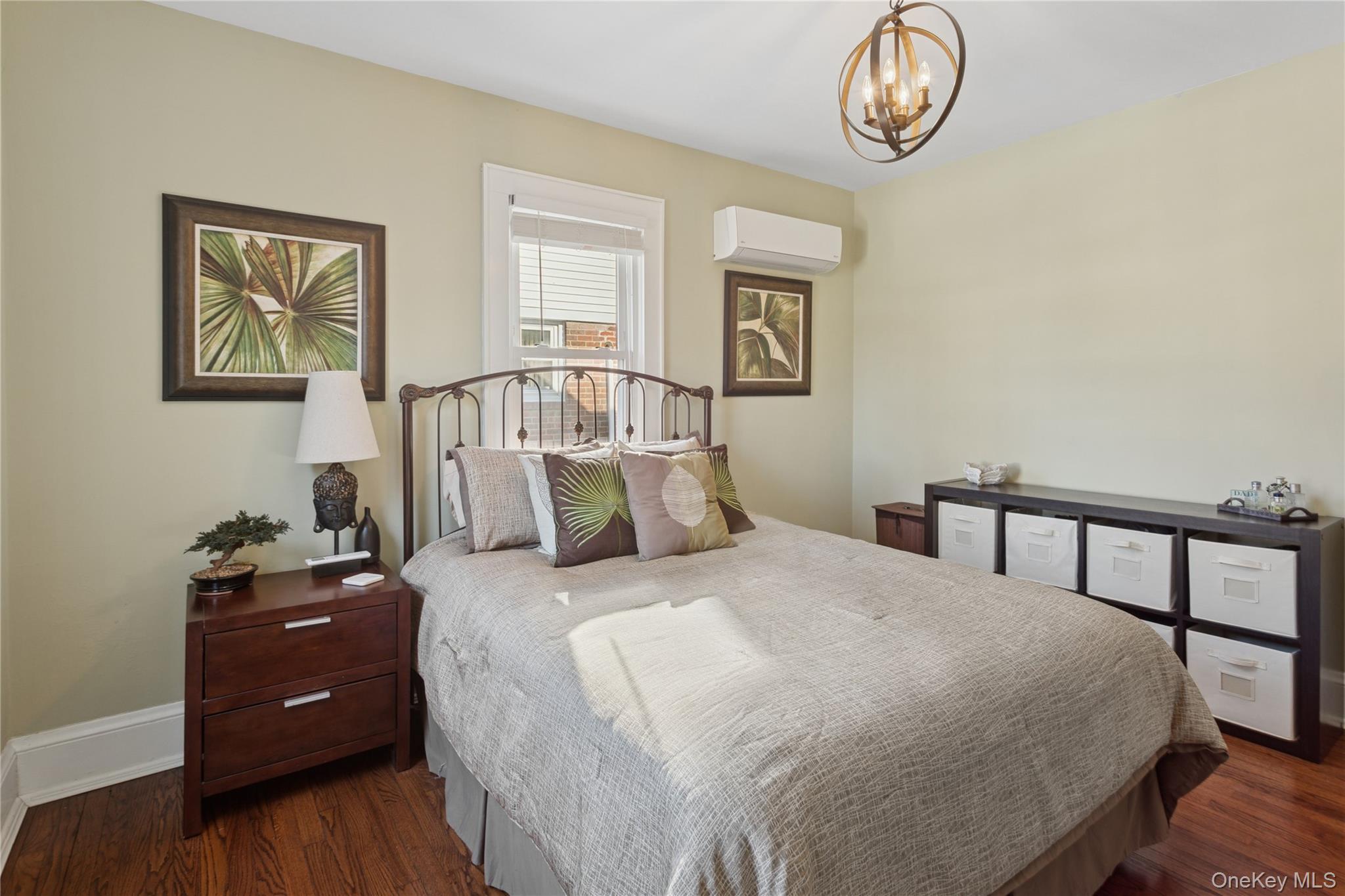 #17 photo, 15 N Oceanside Road, Rockville Centre , NY 11570