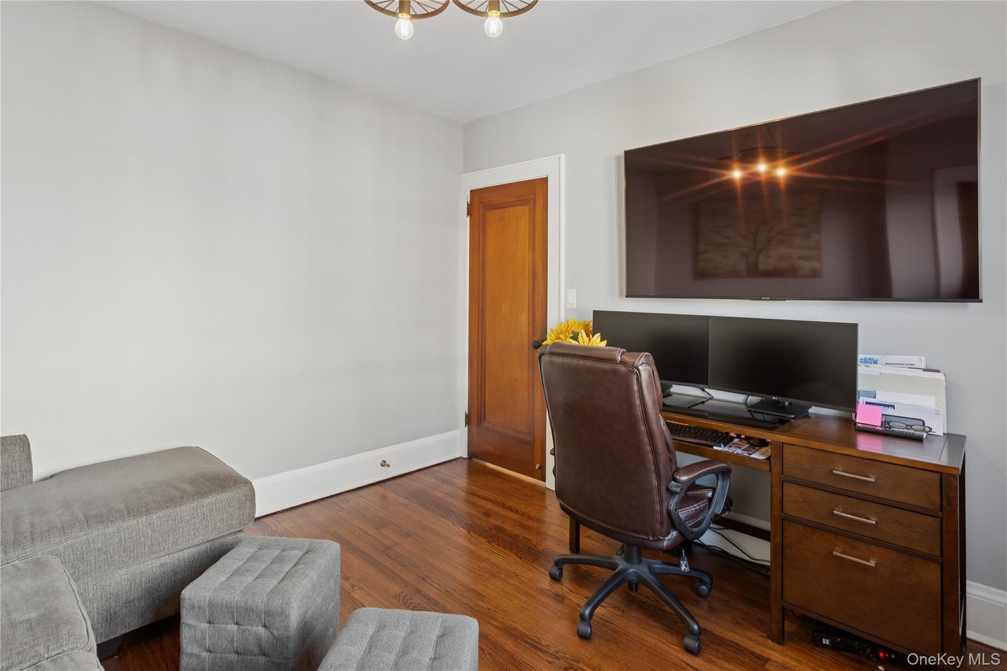 #19 photo, 15 N Oceanside Road, Rockville Centre , NY 11570