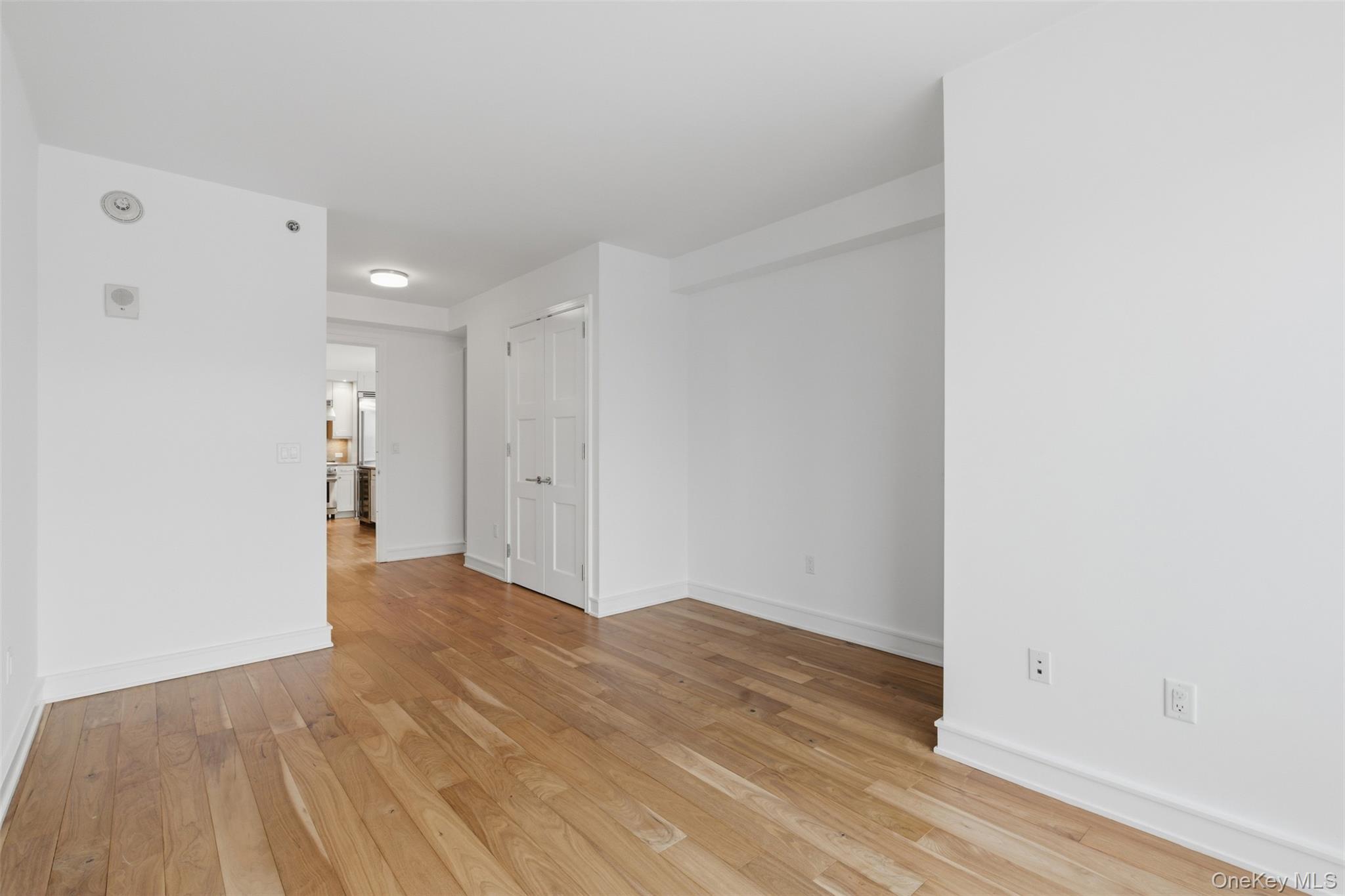 #10 photo, 5 Renaissance Square, White Plains , NY 10601