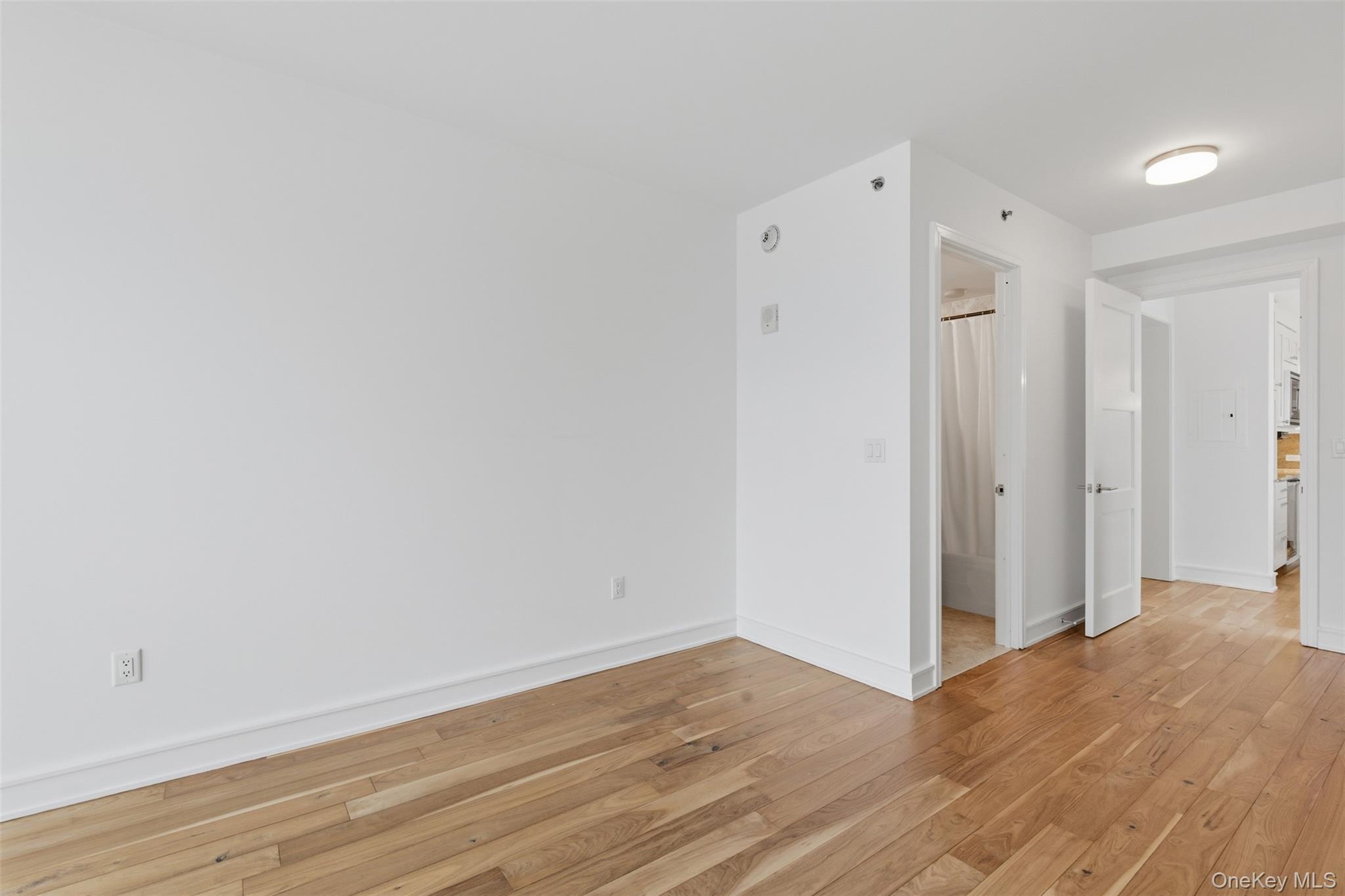 #12 photo, 5 Renaissance Square, White Plains , NY 10601