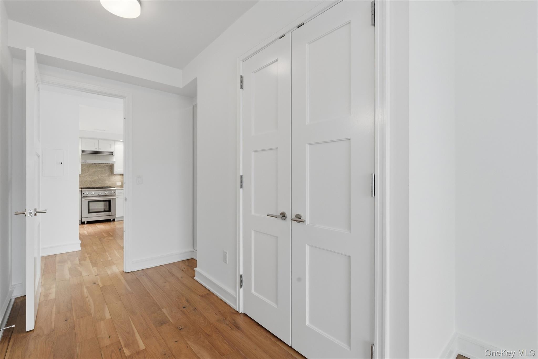 #13 photo, 5 Renaissance Square, White Plains , NY 10601