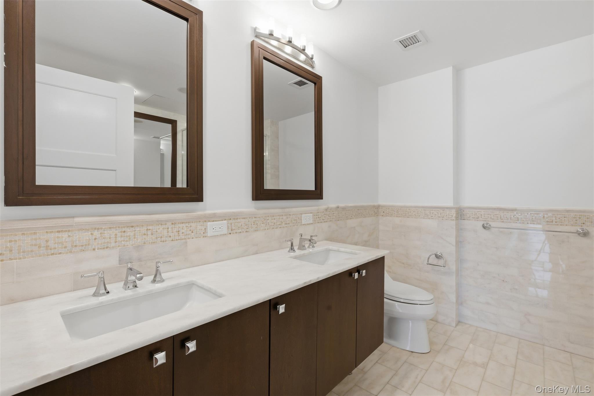 #18 photo, 5 Renaissance Square, White Plains , NY 10601