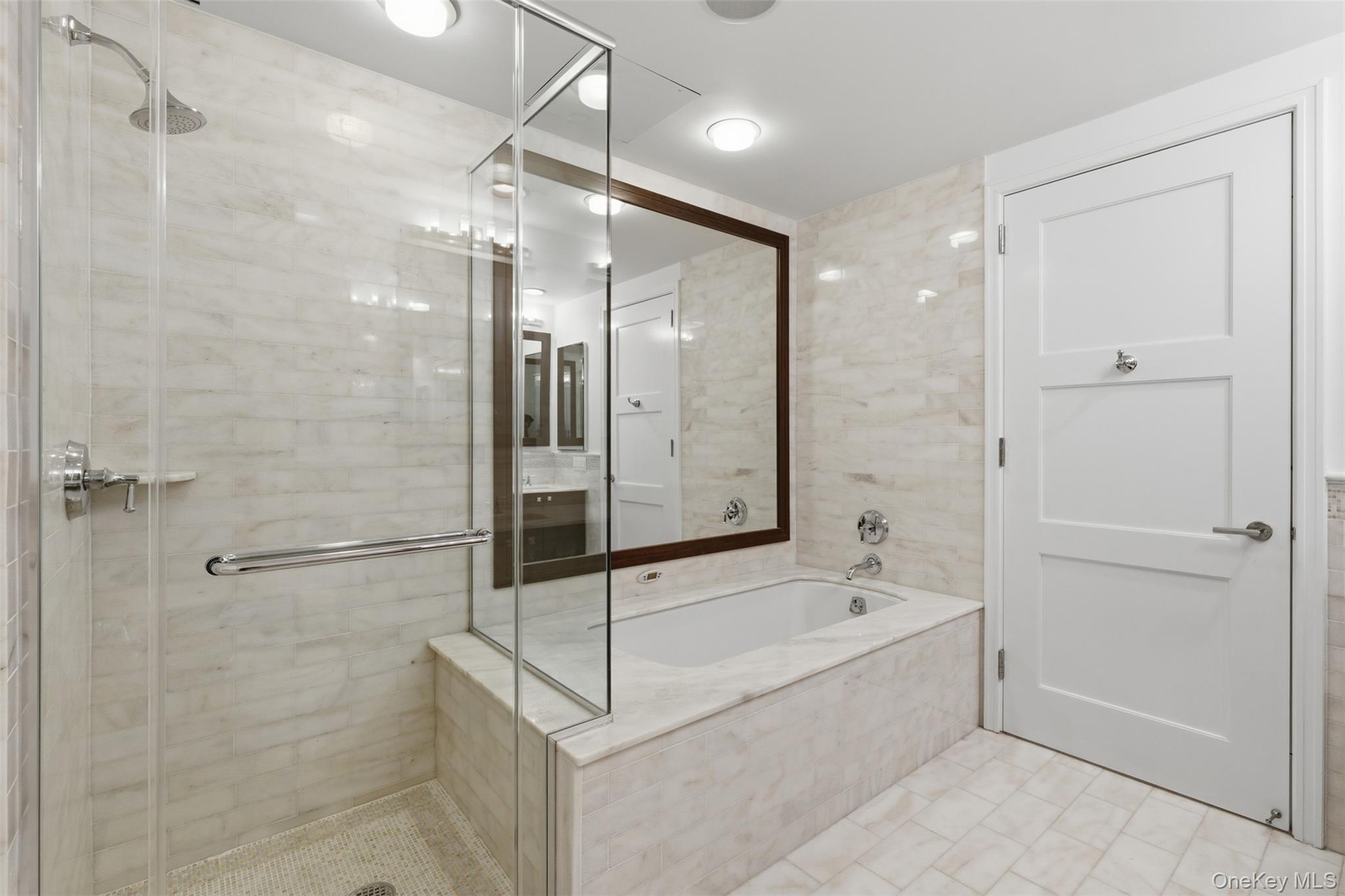 #19 photo, 5 Renaissance Square, White Plains , NY 10601